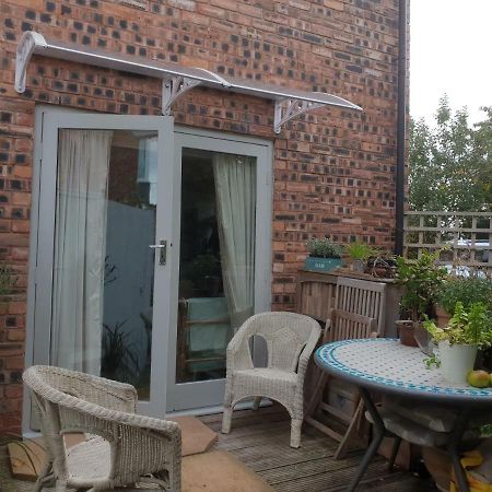 The Garden Room, Pets, Fridge Tv Chester Exterior foto