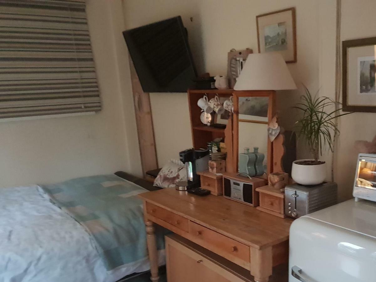 The Garden Room, Pets, Fridge Tv Chester Exterior foto